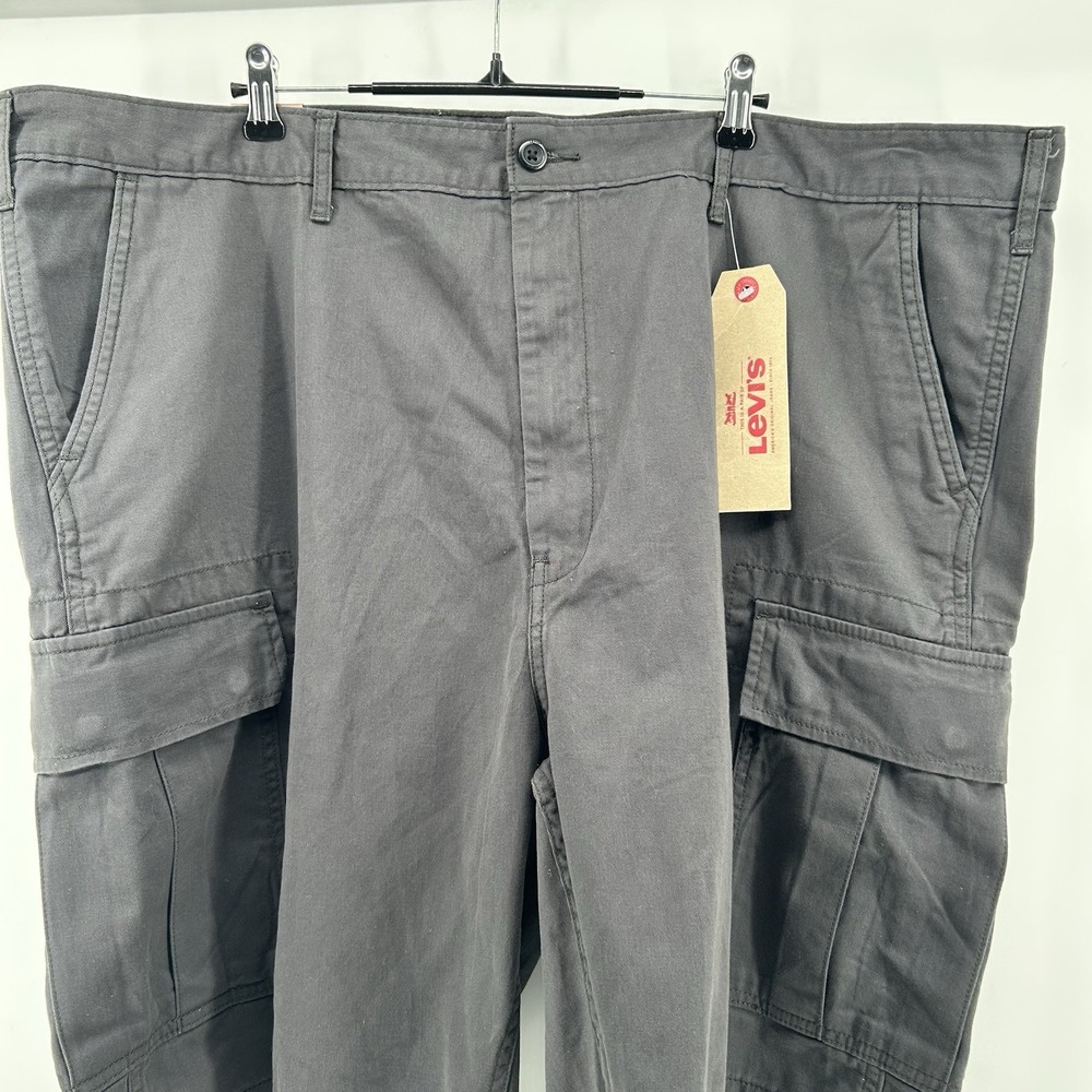 Levis Carrier Cargo Shorts Mens 46x10 Gray Utility Snap Pocket Hiking Travel NWT - Picture 2 of 13
